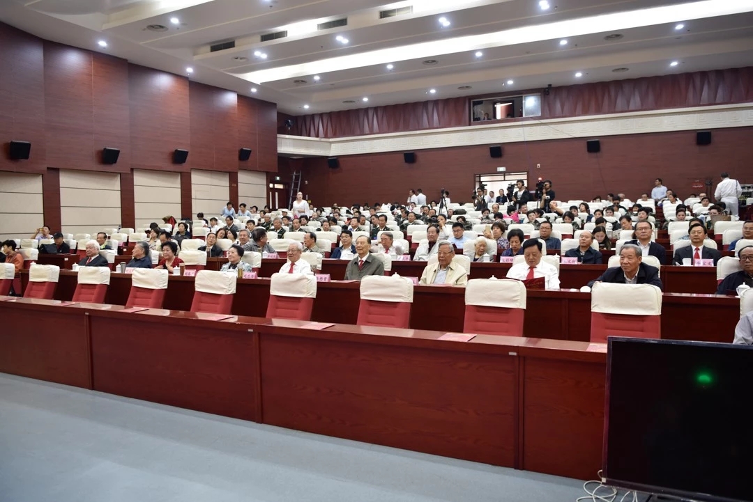 山东省委离退休干部成功举办“唱响新时代”合唱展演