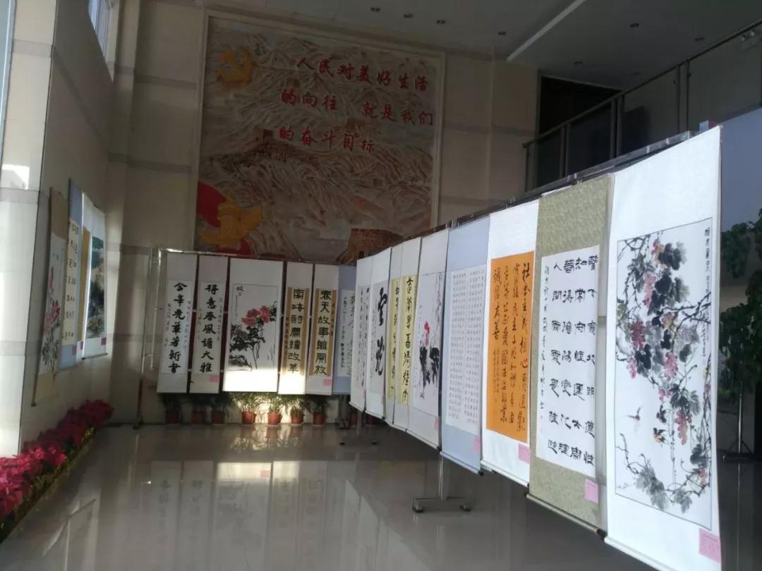 河南鄢陵县举办“书写光辉历程 描绘美好愿景老干部书画展