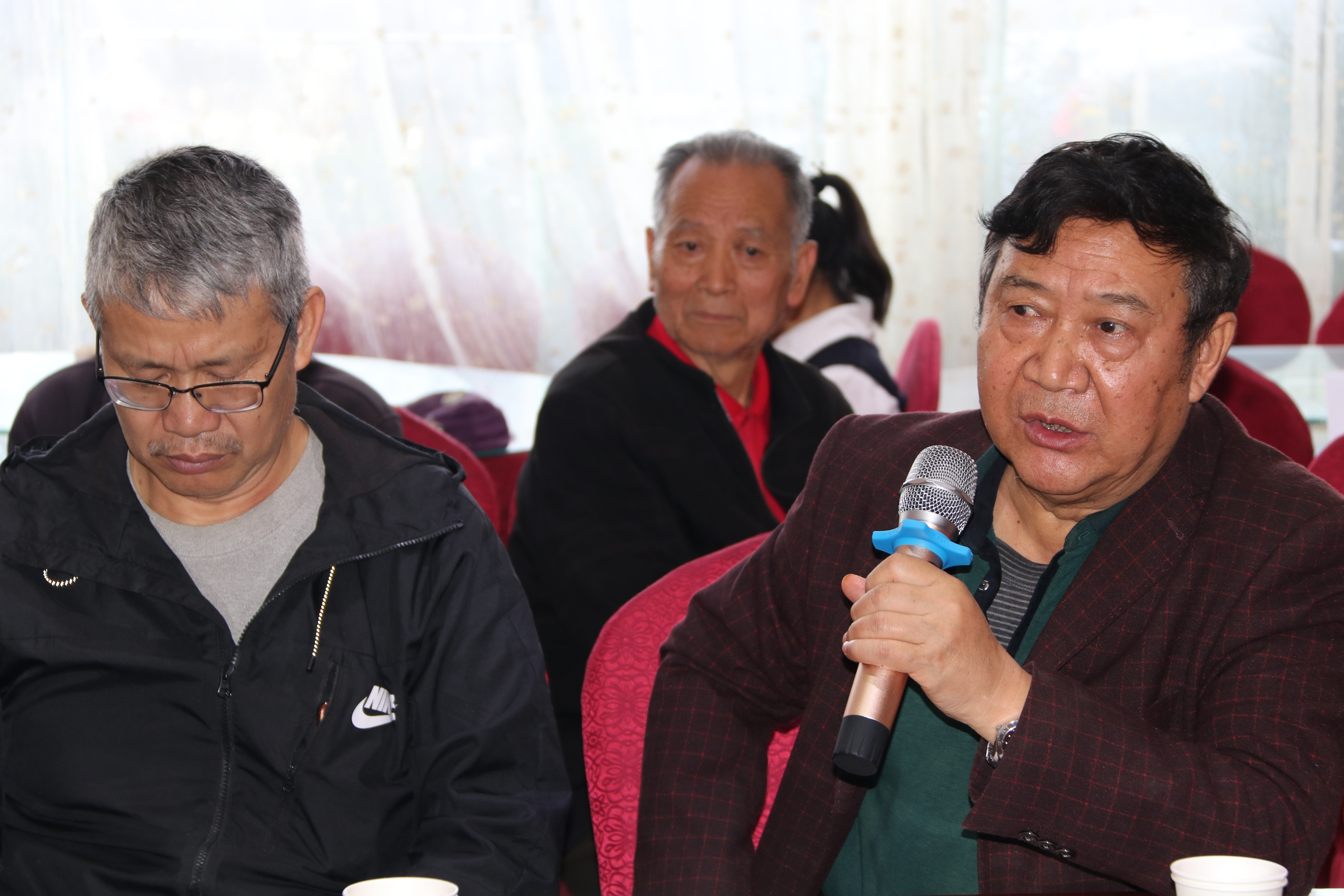 云南罗平：老干部发挥余热，为罗平跨越发展点赞助力