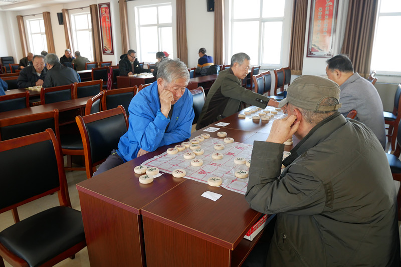 北京延庆区老干部为纪念改革开放四十周年举行象棋赛