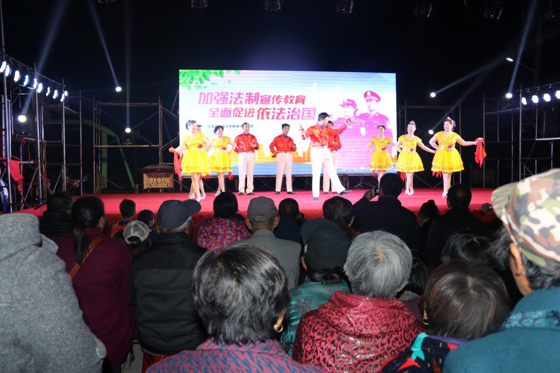 【江苏】省如皋市委老干部局送戏下乡助力精准扶贫