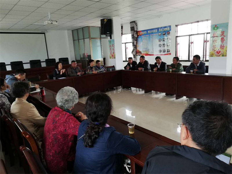 贵州省直工委老干党支部助推帮扶村脱贫攻坚