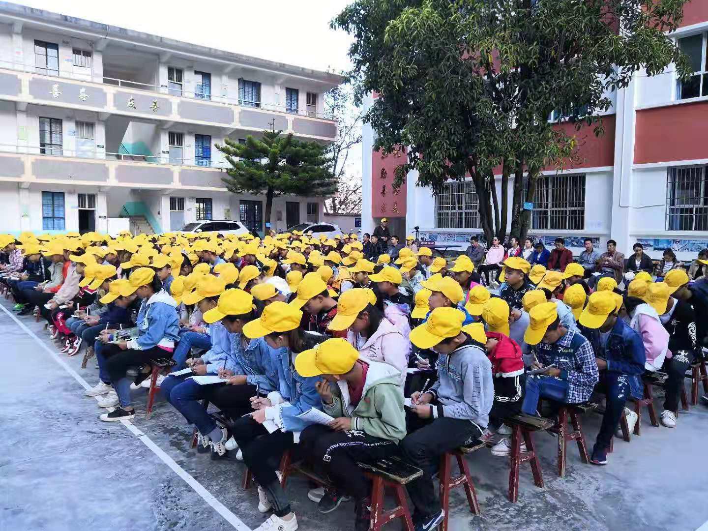 云南大姚县开展纪念改革开放40周年进校园“中华魂”主题教育宣讲