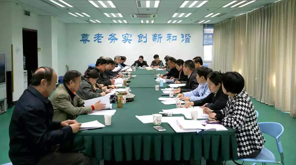 充分发挥离退休干部三大优势  助力水利扶贫行动三年方案 ——水利部离退休干部局向离退休干部支部书记传达脱贫攻坚巡视工作动员会议精神