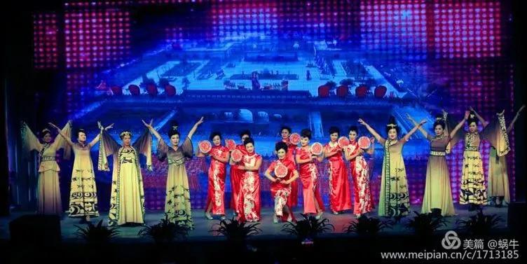 河南省三门峡市举办庆祝改革开放四十周年文艺汇演