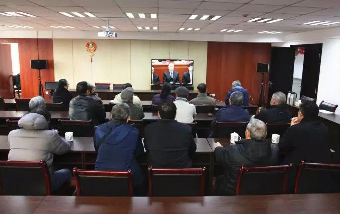 四川成都：为党和国家的事业发展加油点赞