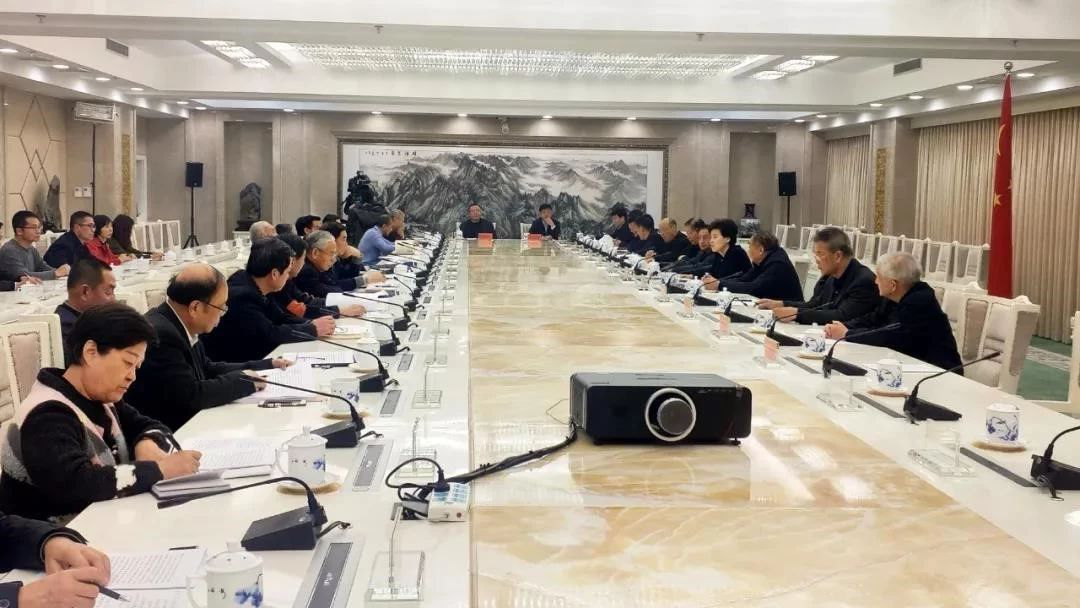 【宁夏】自治区政府召开离退休干部座谈会征求对政府工作报告的意见建议