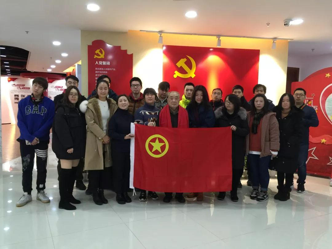 【上海】普老关爱授党课 团员青年受教育