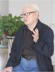 淄博市临淄区老干部热学热议全国“两会”