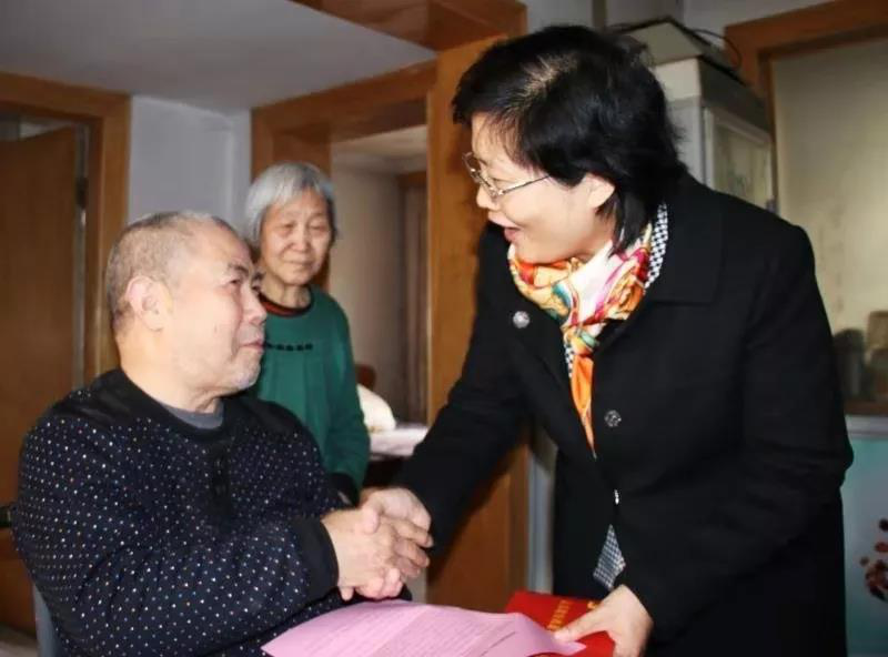 河北省委老干部局“四个到位”为特困老同志排忧解难