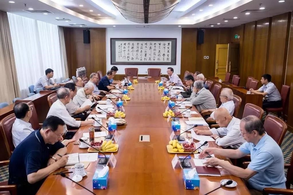 国家发展改革委组织老同志回顾畅谈新中国70年伟大成就