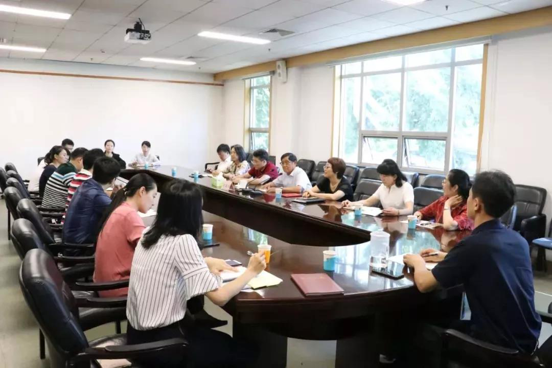 自然资源部老同志为在职干部作“弘扬好传统践行新思想”专题报告