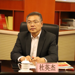 ɽ��ʡί��֯�����������ϸɲ��־ֳ���Ӣ�ܵ������е��С������糡������