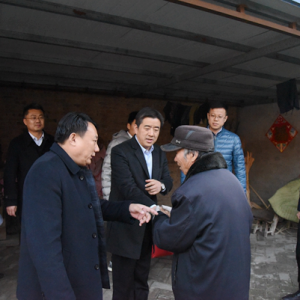 �س��ĵ�ʹ����������Ⱥ�ڵ���ů�������� ����������ɽ��ί��ί���ؼ�ί��ǡ��ؼ�ί�����Թ��߷�ο������Ⱥ��