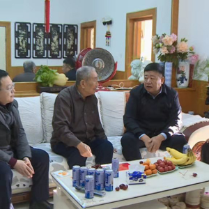 ��������ľ˹�������м��ĸ������쵼�߷�ο���ش��������ݸɲ�