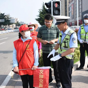 ������ɽ�л�����֯�ϸɲ���չ��������־Ը����