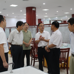 ��Ӫ�����عع�ί��ɽ��ʡί��У��ѧԱʳ�ù����������п���ѧϰ