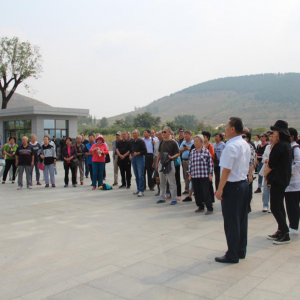 ɽ��ʡί��У��ɽ������ѧԺ����֯������ͬ־��չ�����ߵ���· չ���·�չ��ѧϰ�����