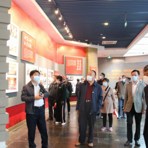 ���ܺ�ɫ�黳 ׷��������� ������ͨ��ͨ������֯���װ������쵼��ɳ��亲ι�ѧϰ