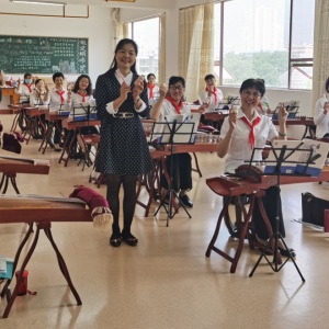 ���ڼ�ѵ�࣬С����ɫ�࡭���������������ѧ�����𱬵�����