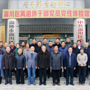 �Ͳ��ʹ���ʫ��ѧ���ٿ��ڶ����Ա�������