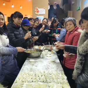 ���������������ѧ�����У��չ��Цӭ��ѩ������ů���������������