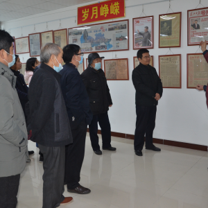 �ϱ�ֽ����׷Ѱ���굳ʷ ����ʮ����ί�ϸɲ��־ٰ��ɫ��չϲӭ����100����