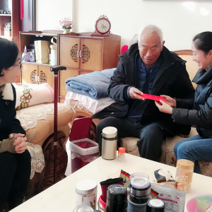 ����������ί�ϸɲ����߷�ο�ʾ�ס���������м����������쵼