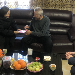 ������������ί�ĸ������쵼����ǰ�߷�ο�������ݸɲ�