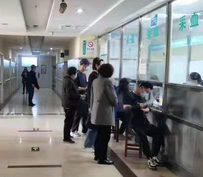 【黑龙江】讷河市组织离退休干部健康体检