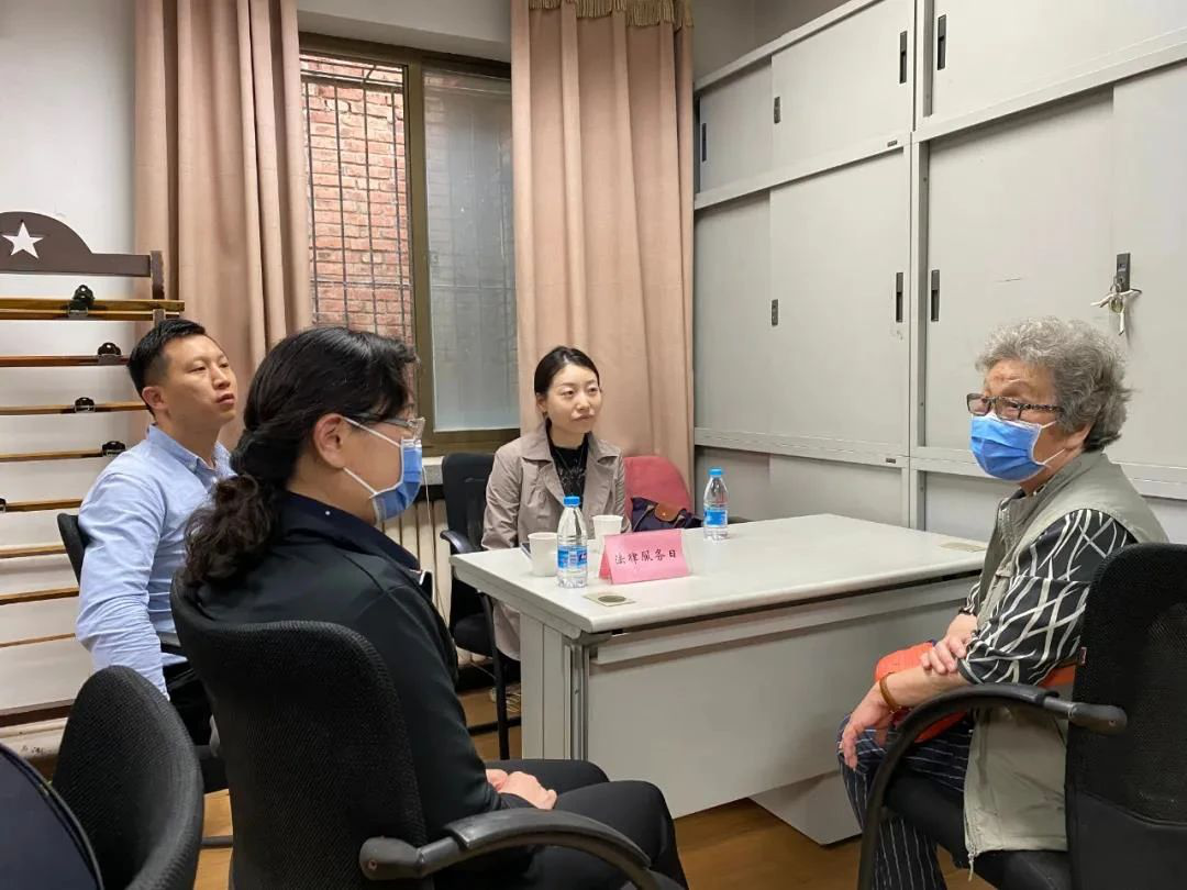 国务院国资委纺织离退休干部局开展法律咨询服务日活动