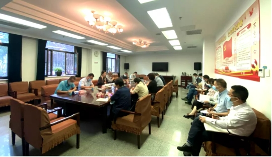 交通运输部离退休干部局党委举行理论学习中心组集体学习暨“三节”慰问座谈会