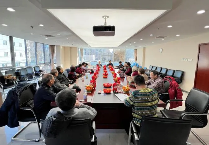 中国社科院离退休干部局新闻所举行离退休干部学习习近平总书记对“双先”表彰大会作出重要指示精神座谈会