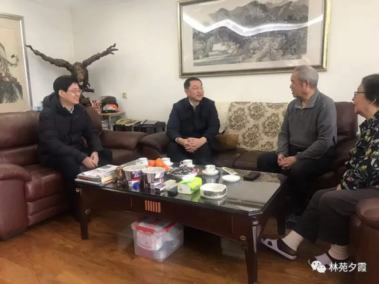 国家林业和草原局党组看望慰问离退休干部