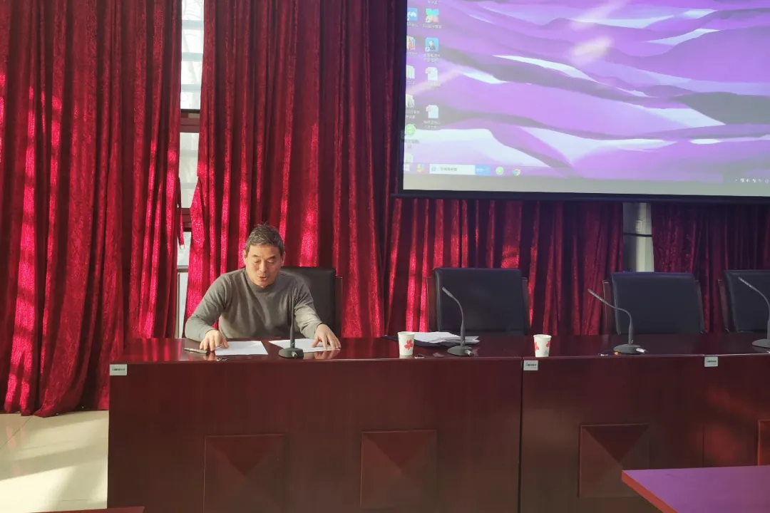 中央党校（国家行政学院）离退休干部局召开理论学习中心组扩大会学习贯彻党的十九届六中全会精神