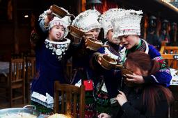 �ÿ͵�������Ů