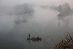 ���۳���